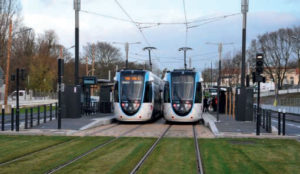 Le tram-train T4 francilien atteint Montfermeil en mode tram