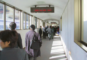 Au Centre d’essais de Yamanashi, le couloir d’accès au Maglev