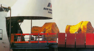 Chaque compagnie aérienne dispose d’un « hub » principal. Air France a bien sûr choisi d’implanter le sien à Roissy. Un aéroport qui, chaque année, traite 900 000 tonnes de fret. © De Malglaive / Ernoult Features