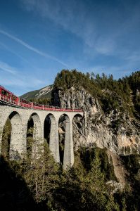 Le Bernina Express en Suisse. © Rätische Bahn/Andrea Badrutt