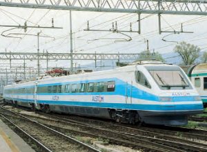 Deux éléments automoteurs électriques participent à l’expérimentation de l’ERTMS en Italie : ici le démonstrateur ETR 470 destiné à la Slovénie. © Alstom
